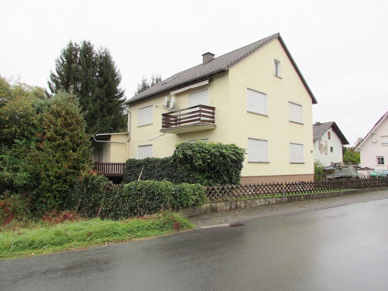 stra�enseitige Ansicht Waldbrunn-Lahr Zweifamilienhaus Riesiges Wohnanwesen f�r die gro�e Familie, oder 2 Generationen