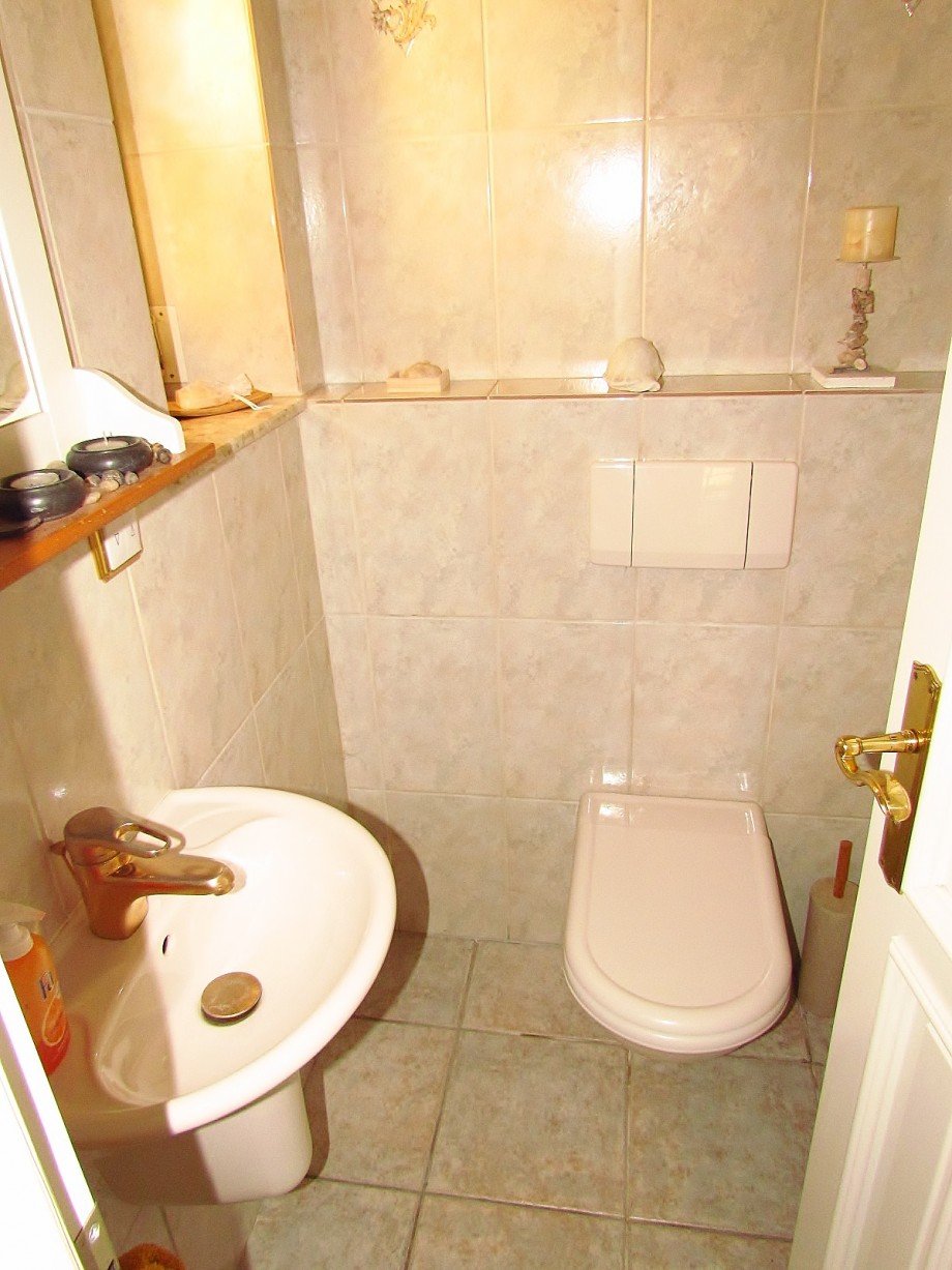 G�ste-WC Haus Hambach