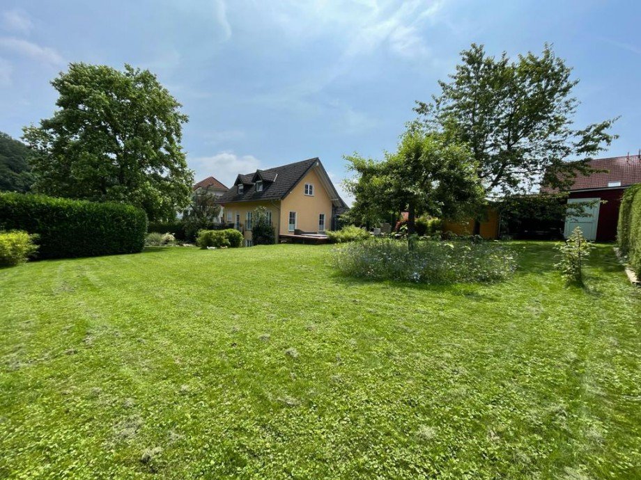 Blick in das Grundst�ck Haus Hambach