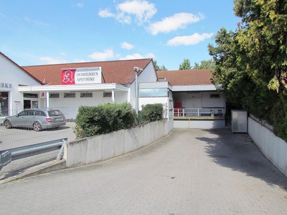 Warenanlieferung Verbrauchermarkt Essenheim