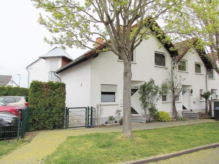 Vorderansicht Limburg Reihenendhaus Gepflegtes Reiheneckhaus in angenehmer Wohnlage von Limburg-Offheim