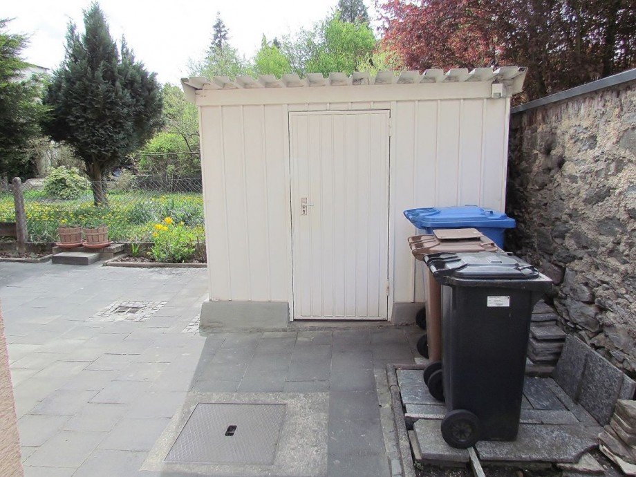 Hauszugang mit Gartenh�tte Doppelhaush�lfte Limburg