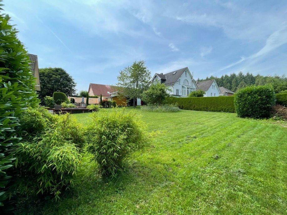 Blick in das Grundst�ck Haus Hambach